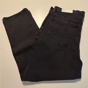 NWT:  American Eagle— SUPER HIGH RISE ANKLE STRAIGHT (stretch)